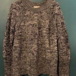 Universal thread sweater